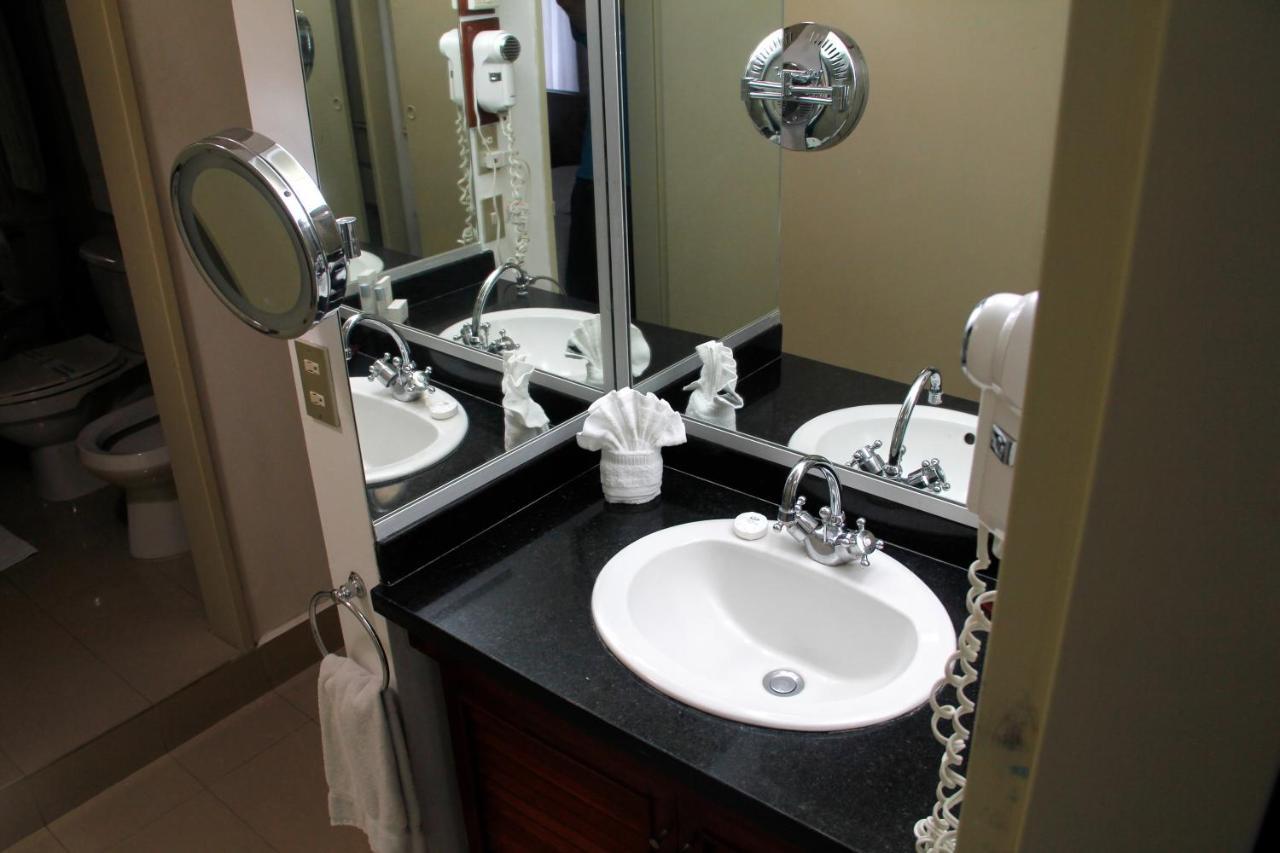 Hotel Altamira Suites Caracas Buitenkant foto